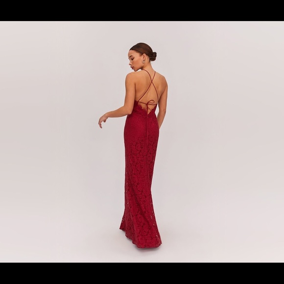 Fame & Partners Dragon Eyes Lace Gown - Picture 2 of 5